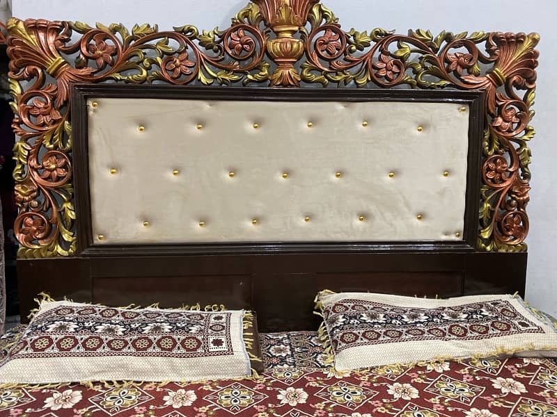 Bed in good or new condition made up with good 2