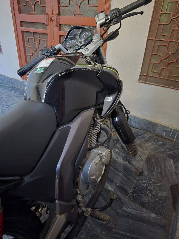 Suzuki GSX 125 3