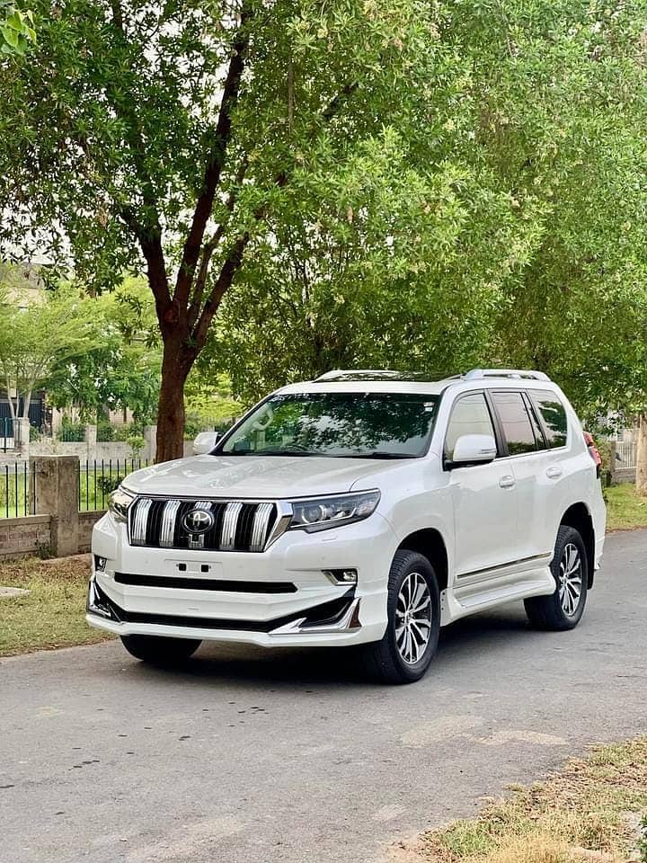 Land Cruiser V8 For Rent in Lahore Revo Vigo Prado ZX 2 door cooper 1