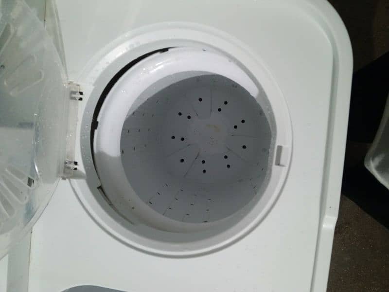 Urgent sell krni he haier washing machine 4