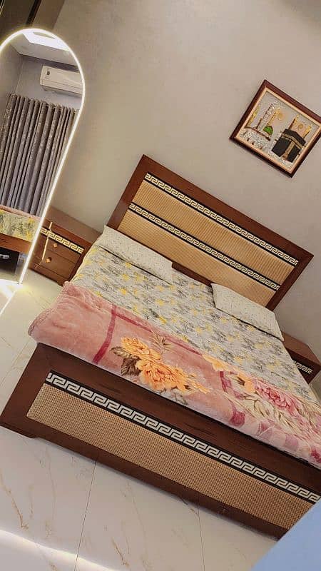 Complete Bedset with 2 side tables & long mirror 10