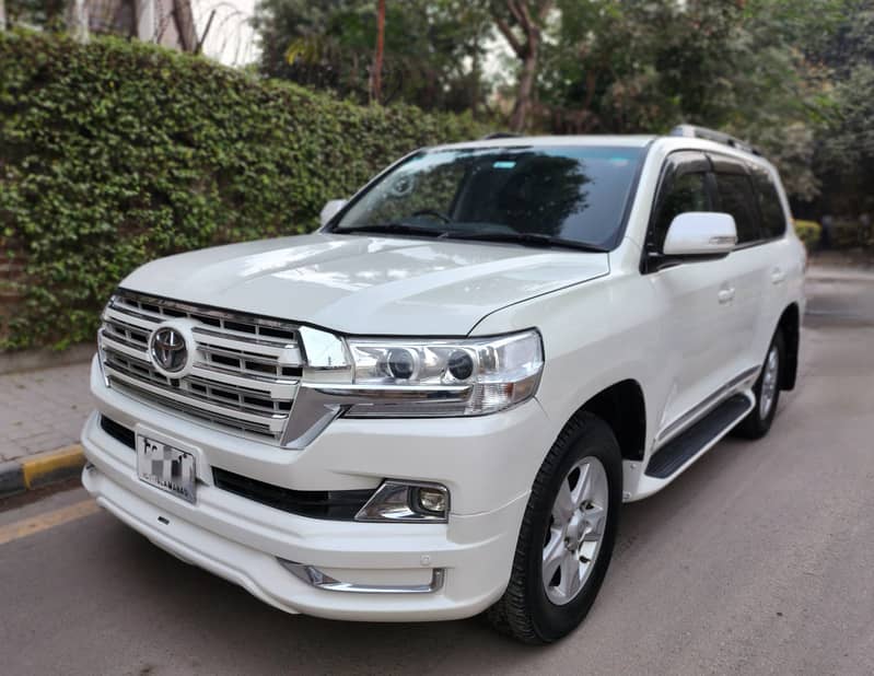 Toyota Land Cruiser 2012 1