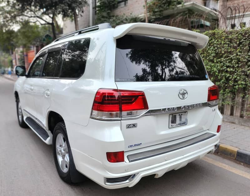 Toyota Land Cruiser 2012 3