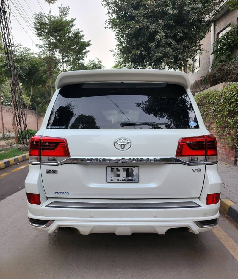 Toyota Land Cruiser 2012 4