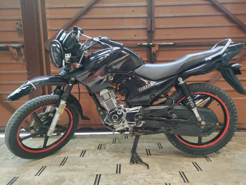 YBR 125 G , Lush condition , 2017 ka end model 0