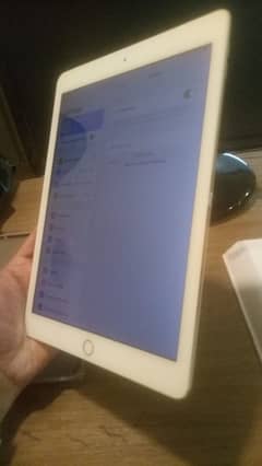 iPad Air 2 (64 GB) Almost New Condition