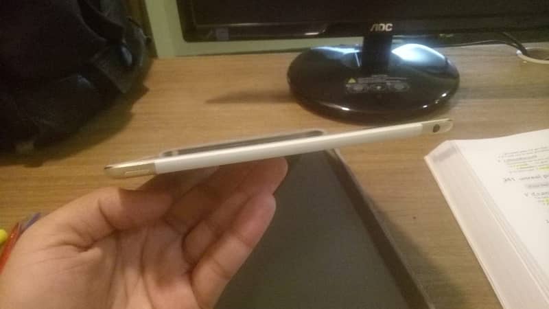 iPad Air 2 (64 GB) Almost New Condition 4