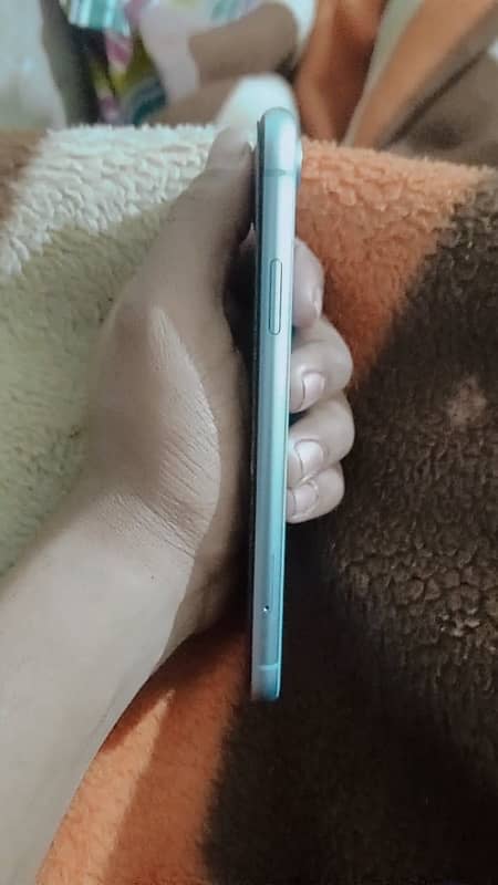 iphone xr 64gb FECTORY UNLOCKED 4