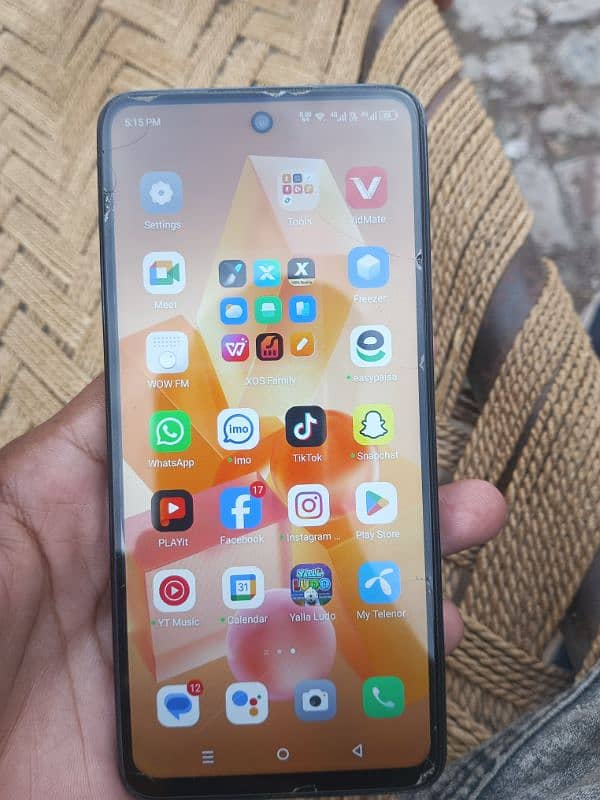 Infinix Hot 40i 8/128 With Box No Charger 1