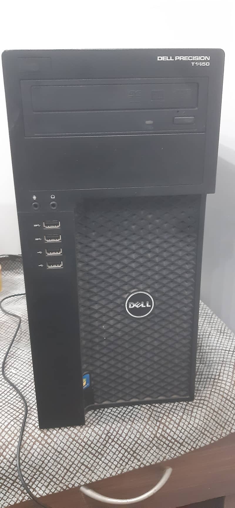 Urgent Sale! Dell Precision T1650 with Monitor 3