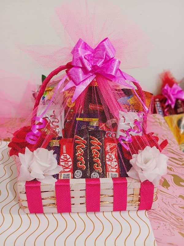 Gift basket,Gift box, valentine day Gift, Flowers bouquet available 3