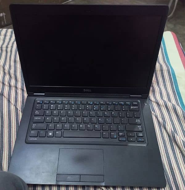 DELL LAPTOP LATITUDE 1