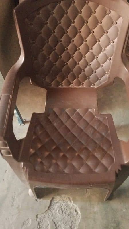 Three chairs in brown colour 03091046358 0