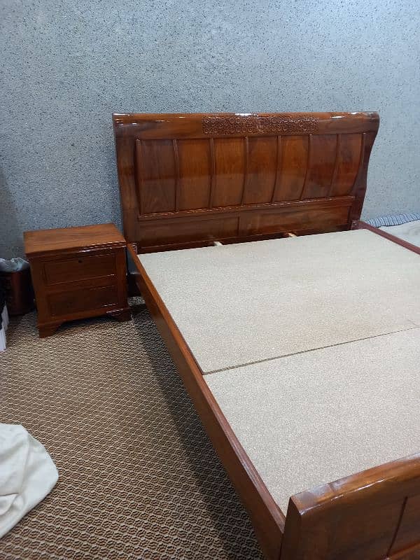 King Size Solid wood bed set new condition 2