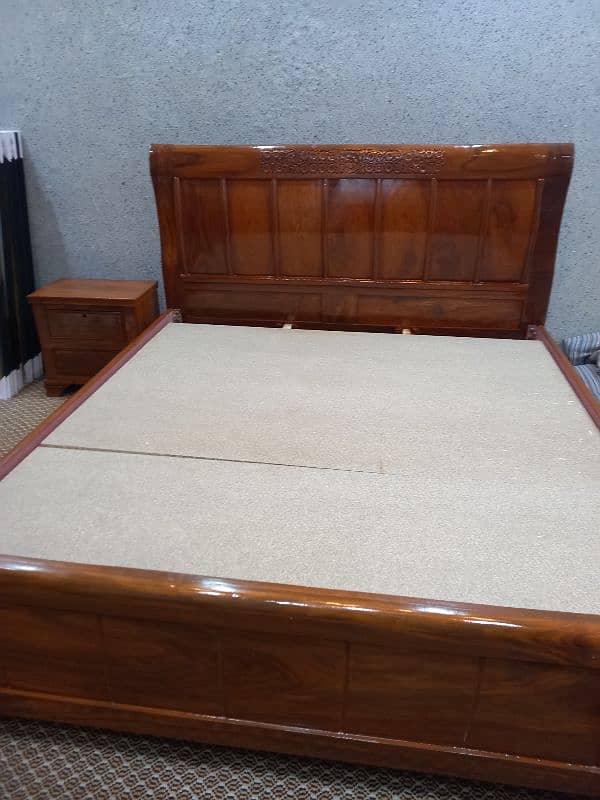 King Size Solid wood bed set new condition 3