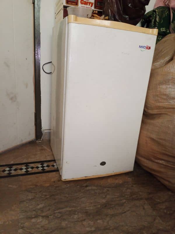 German fridge VIP condition German compresser genuine gas 1