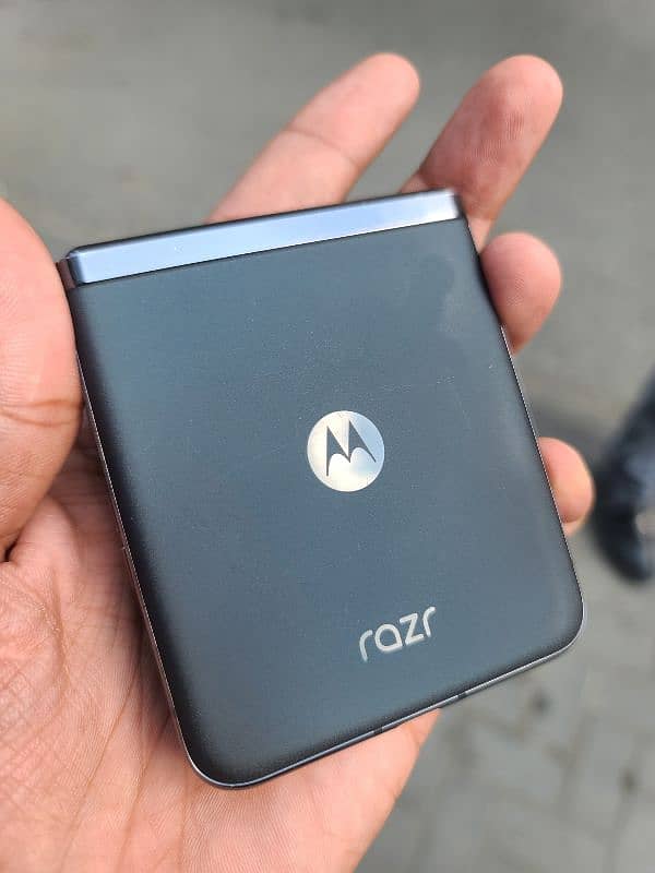 moto razer 40 ultra 7