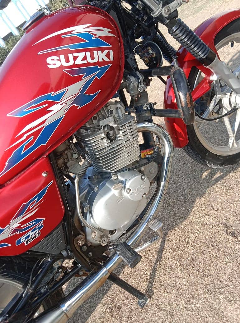 Suzuki GS 150 SE 1