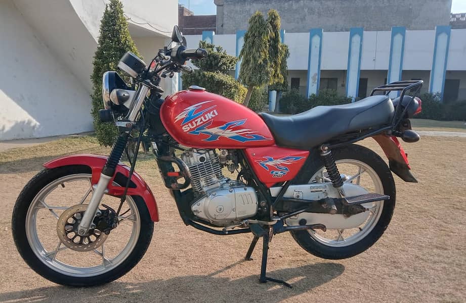 Suzuki GS 150 SE 2