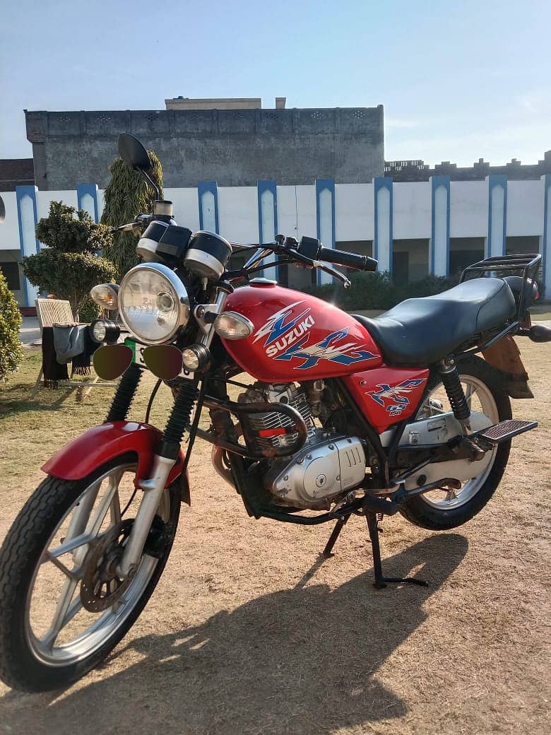 Suzuki GS 150 SE 3