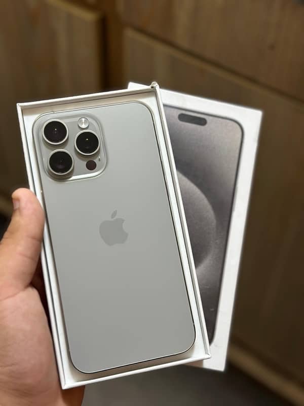 iPhone 15 Pro Max 256gb 99 health HK model 0