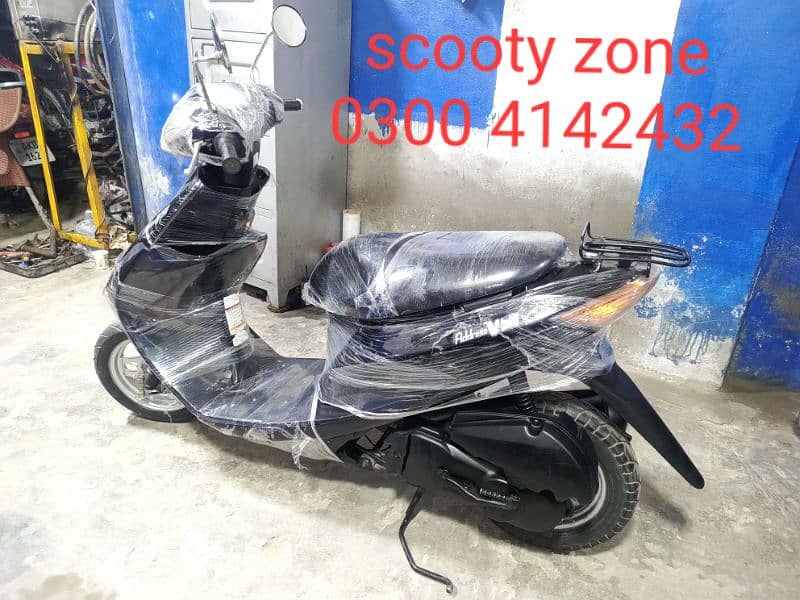 scooties available different models contact at 03004142432 6