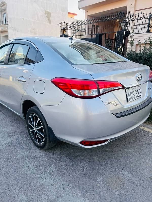 Toyota Yaris ATIV 2021 3