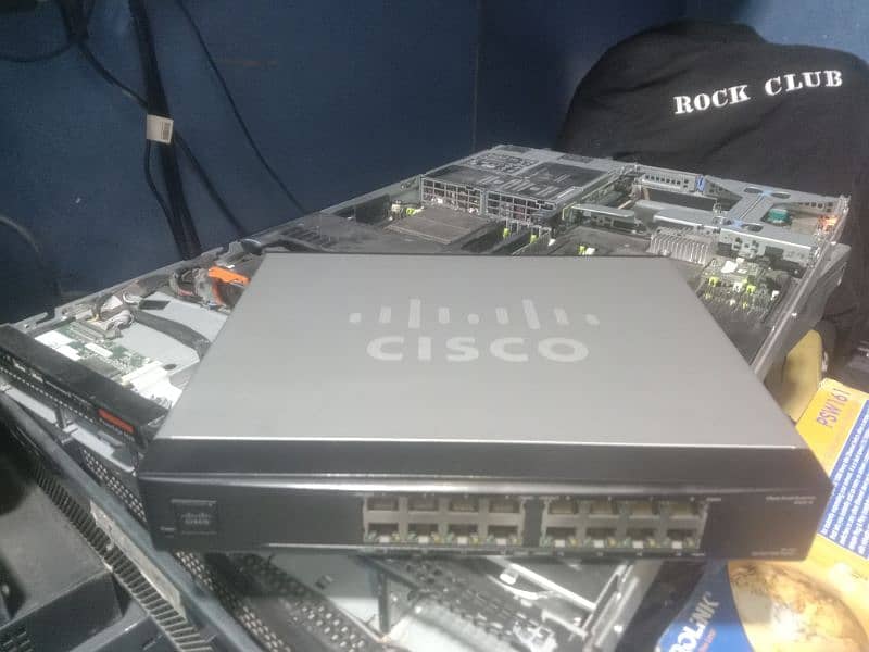 Cisco SR2016 V2.2 16ports gigabit ethernet switch 3