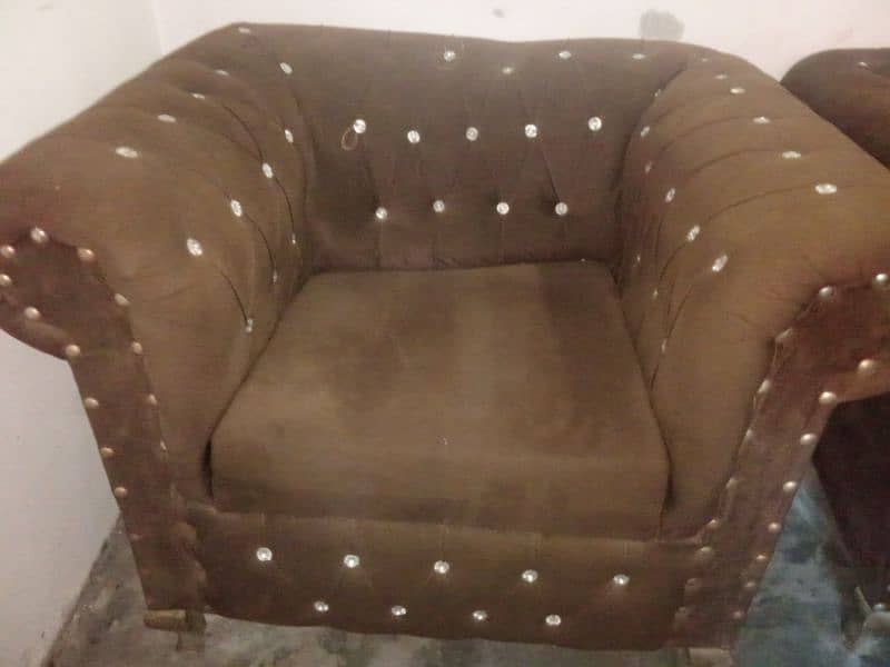 chusterd sofa 2