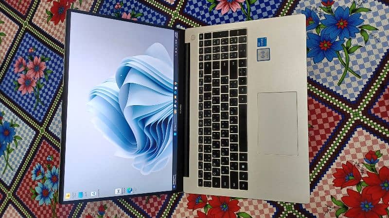 Huawei MateBook D16 i5 12th Gen in Very Good condition 2