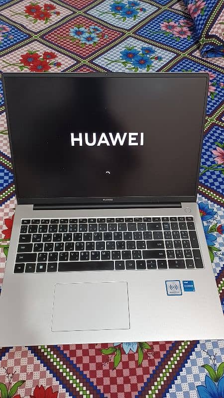 Huawei MateBook D16 i5 12th Gen in Very Good condition 3