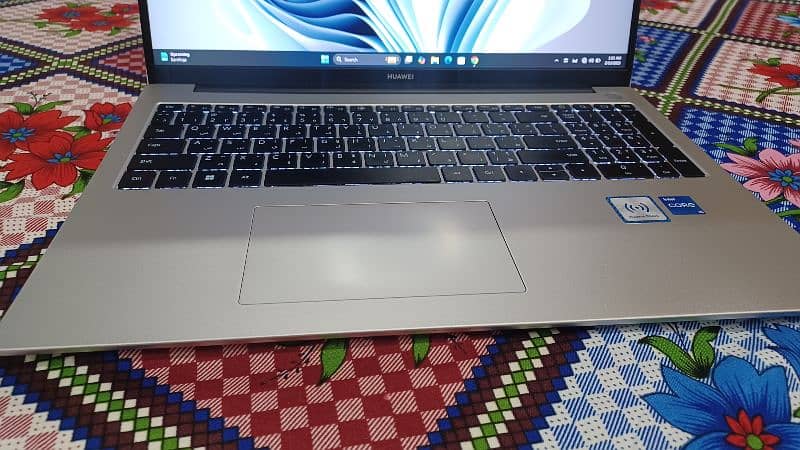 Huawei MateBook D16 i5 12th Gen in Very Good condition 4