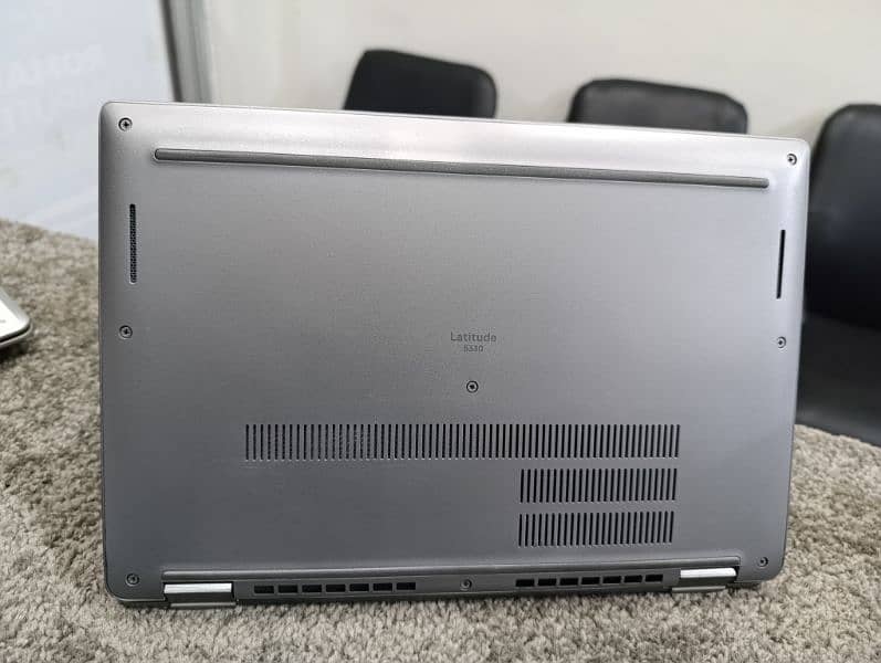 Dell 5330 i5 12th gen glass less touch screen 3