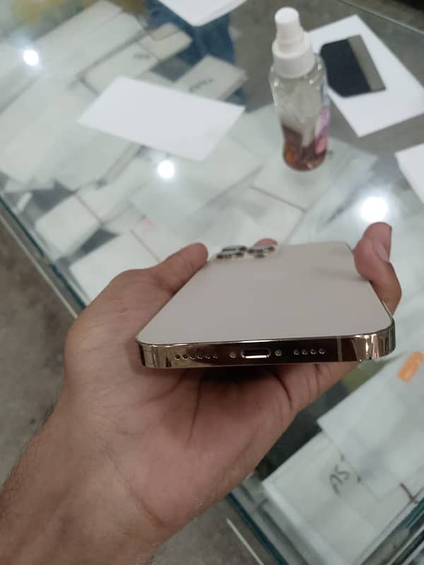 i phone 13pro max 256gb pta approved gold 0