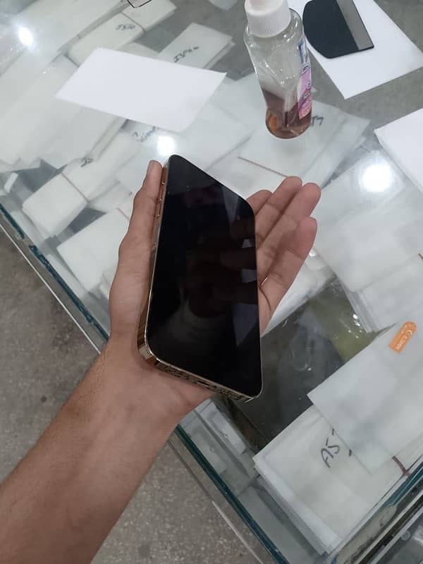 i phone 13pro max 256gb pta approved gold 1