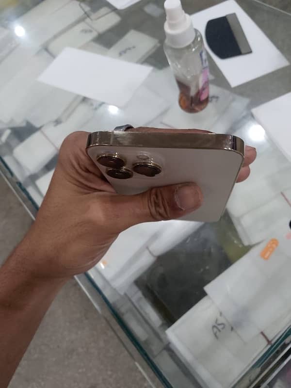 i phone 13pro max 256gb pta approved gold 2