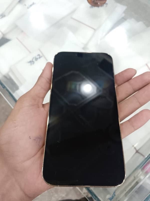 i phone 13pro max 256gb pta approved gold 4