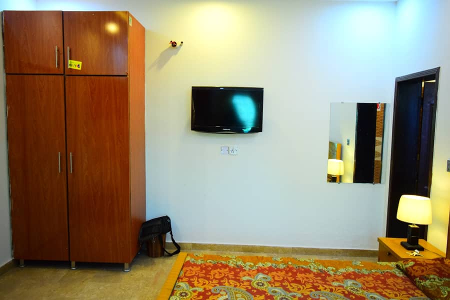 FULL FURNISHED APARTMENT NEAR LUMS(punjab small ind scty) 3