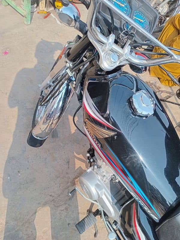 Honda  CG 125  2015 Model for sale 3