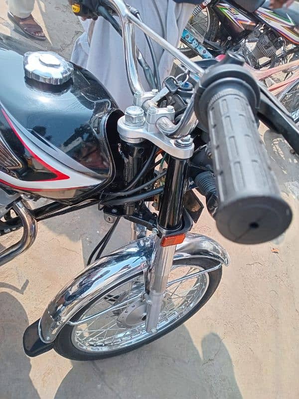 Honda  CG 125  2015 Model for sale 10