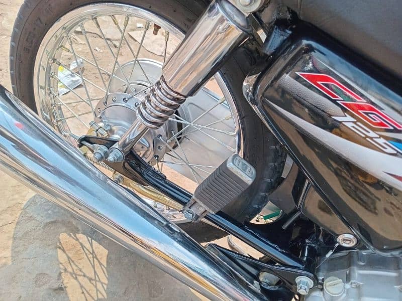 Honda  CG 125  2015 Model for sale 11