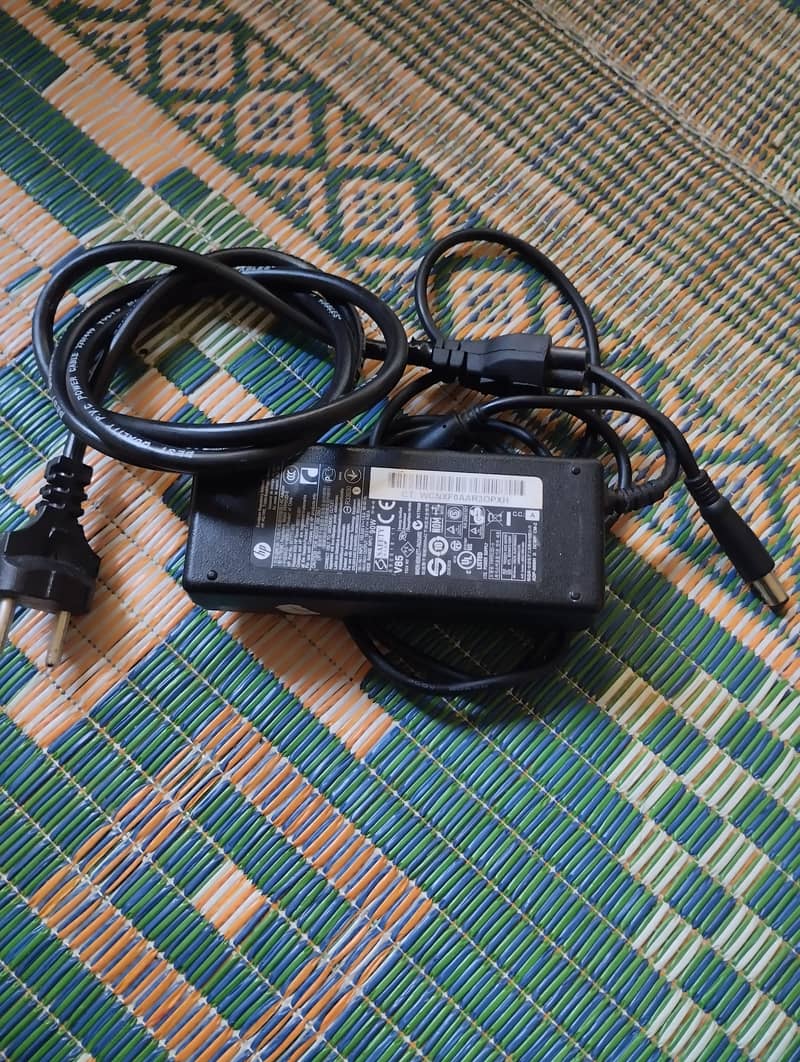 HP Laptop charger 4