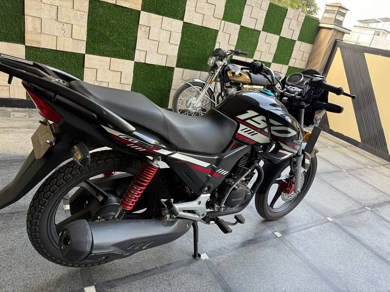 Cb 150F Brand New Condition 3