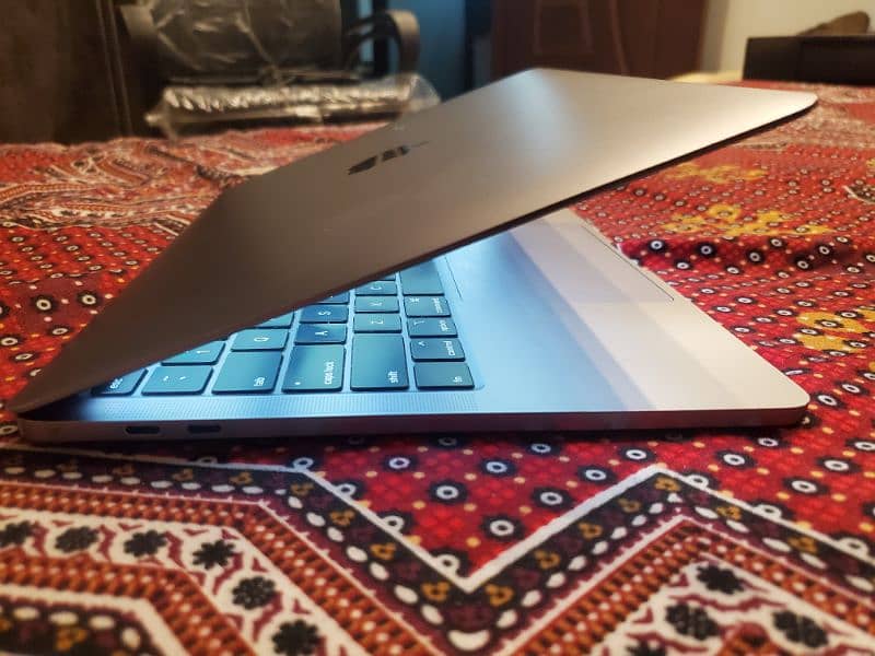 MacBook Pro Intel i5 2020 4