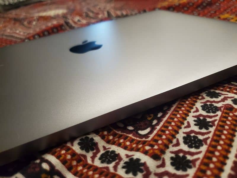 MacBook Pro Intel i5 2020 6