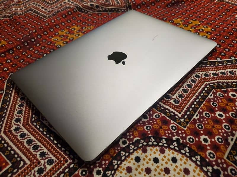 MacBook Pro Intel i5 2020 8