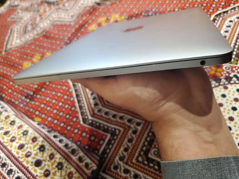 MacBook Pro Intel i5 2020 10