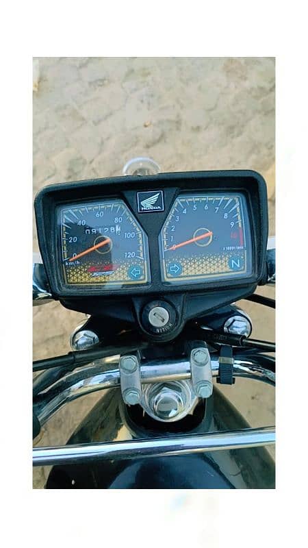 Honda 125 Self start gold eddition For sale Price 285000 1