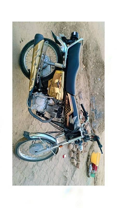 Honda 125 Self start gold eddition For sale Price 285000 6