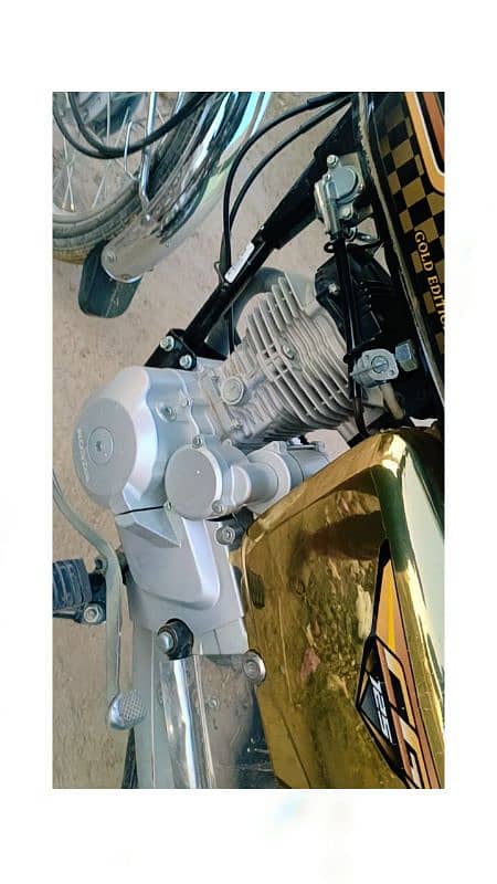 Honda 125 Self start gold eddition For sale Price 285000 10